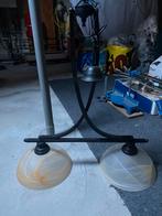 Stijlvolle hanglamp met twee lampen, Huis en Inrichting, Lampen | Hanglampen, Ophalen, Gebruikt, Klassiek, Glas