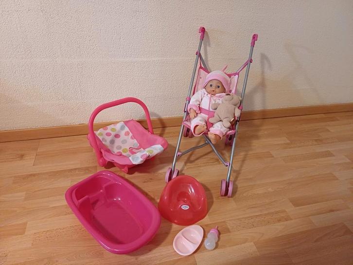 Poppenbuggy,  maxi cosi,  praatpop en verzorgingsset, Kinderen en Baby's, Speelgoed | Poppen, Zo goed als nieuw, Babypop, Ophalen of Verzenden