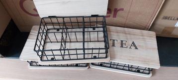 Theekistje hout en metaal, nieuw beschikbaar voor biedingen