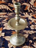 Mooie antieke schijf of kraagkandelaar uit Engeland 27,5 cm., Antiek en Kunst, Antiek | Kandelaars, Ophalen of Verzenden, Koper of Brons