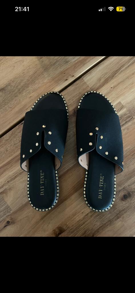 NIEUW Sandaaltjes/slippers maat 38, Nieuw, Ophalen of Verzenden, Instappers, Zwart