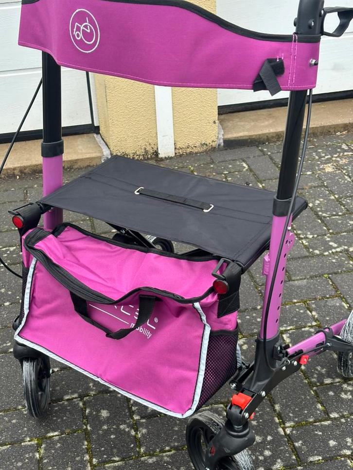 Nieuwe inklapbare rollator , Caremart nu €99,00 !, Diversen, Rollators, Lichtgewicht, Opvouwbaar, Ophalen of Verzenden
