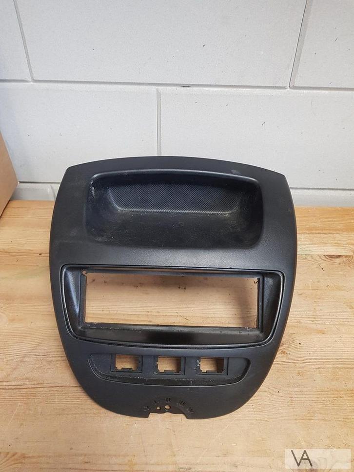 Peugeot 107 Citroen C1 Toyota Aygo radio inbouwframe €30, Auto-onderdelen, Dashboard en Schakelaars, Peugeot, Gebruikt, Ophalen of Verzenden