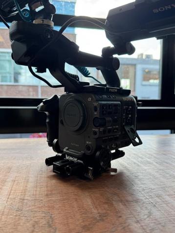 Sony FX6 set + Tilta Cage + 2x V-mount batt+ doos + meer beschikbaar voor biedingen