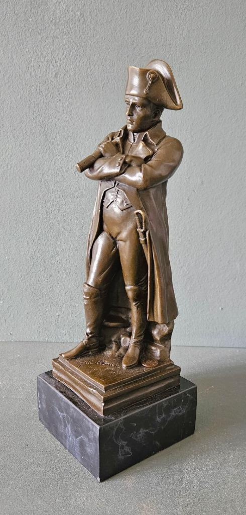 Een gepatineerd bronzen beeld van Napoleon, Antiek en Kunst, Kunst | Beelden en Houtsnijwerken, Ophalen of Verzenden