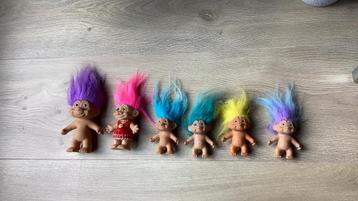 6 trollen beschikbaar voor biedingen