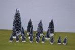 18 Lemax kerstbomen in 3 verschillende maten: 23, 10 en 6 cm, Diversen, Gebruikt, Ophalen of Verzenden