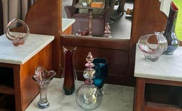 Verschillende soorten glas vazen etc beschikbaar voor biedingen