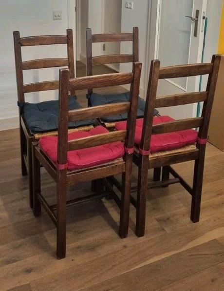4 wood dining chairs, Huis en Inrichting, Stoelen, Zo goed als nieuw, Vier, Hout, Bruin, Ophalen