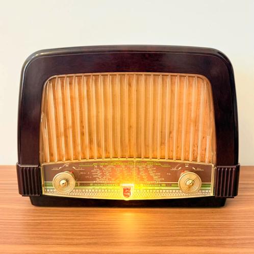 VINTAGE BUIZENRADIO PHILIPS TARTANE BF321A 1952 BAKELIET, Antiek en Kunst, Antiek | Tv's en Audio, Verzenden