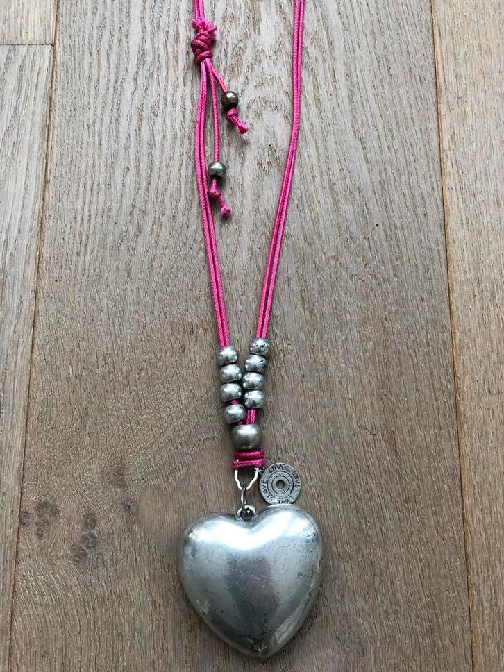 roze koord ketting met groot hart 48 cm, Sieraden, Tassen en Uiterlijk, Kettingen, Zo goed als nieuw, Overige materialen, Roze