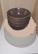 Puntgaaf Ikea Dinera servies, 8-delig, Ophalen of Verzenden, Zo goed als nieuw, Bord(en), Overige stijlen