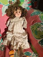 Antiek popje porcelein hoofd papier mache lijf houten benen, Ophalen of Verzenden