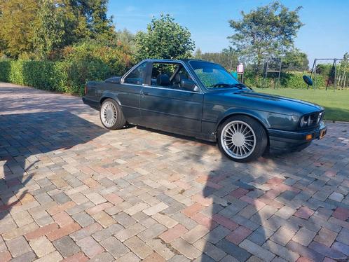 BMW 3-Serie (e30) 2.7 E 325 Baur Cabriolet TC K6 1986 Zwart, Auto's, BMW, Particulier, 3-Serie, Benzine, Cabriolet, Handgeschakeld