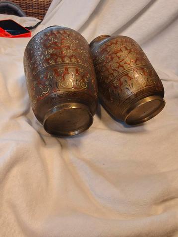 Antieke Indiase Messing Vazen Set beschikbaar voor biedingen