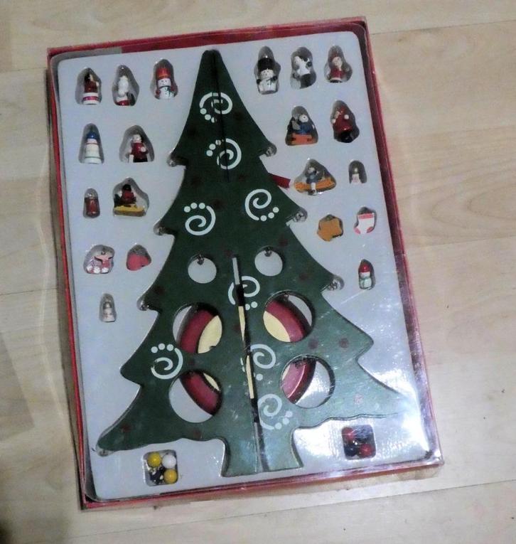 Mooie houten kerstboom incl. kerstballen., Diversen, Kerst, Zo goed als nieuw, Ophalen of Verzenden