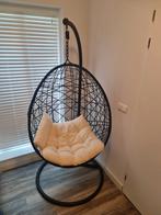 Zwarte hangstoel met kussen (ei), Zwart, Ophalen of Verzenden, Zo goed als nieuw, Metaal