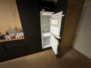 Complete Keuken met Apparatuur beschikbaar voor biedingen