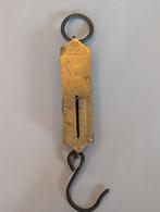 antieke veerweegschaal, Ophalen