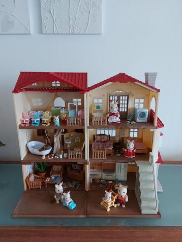 Groot Sylvanian Families Poppenhuis met Accessoires beschikbaar voor biedingen