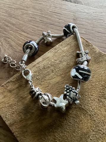 Armband bedelarmband  beschikbaar voor biedingen