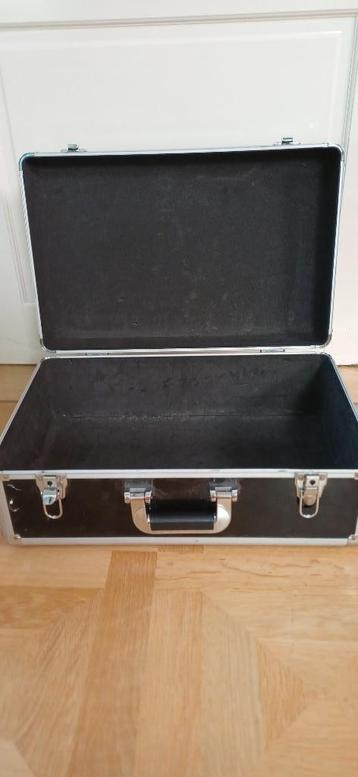 flightcase beschikbaar voor biedingen
