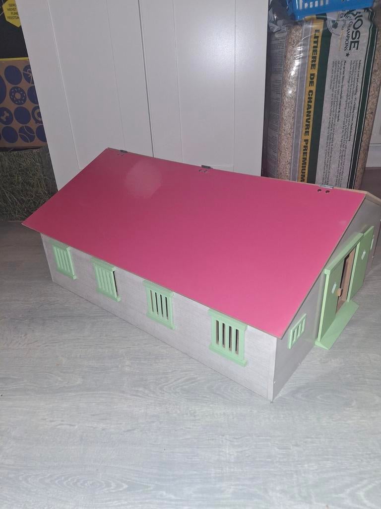 Globe Schleich paardenstal, Ophalen, Zo goed als nieuw