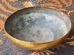 Originele antieke Oosterse schaal van bewerkt koper 23 cm., Ophalen of Verzenden, Koper