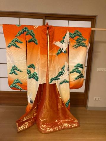 Prachtige zijden Japanse (trouw)kimono beschikbaar voor biedingen