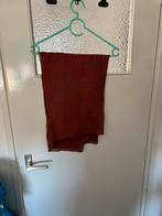 Bordeaux rode sjaal/omslagdoek, Kleding | Dames, Mutsen, Sjaals en Handschoenen, Ophalen of Verzenden, Gedragen, Maat 46/48 (XL) of groter