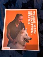 Animalis werken in een dierenarts-praktijk schoolboek, Ophalen of Verzenden, Zo goed als nieuw