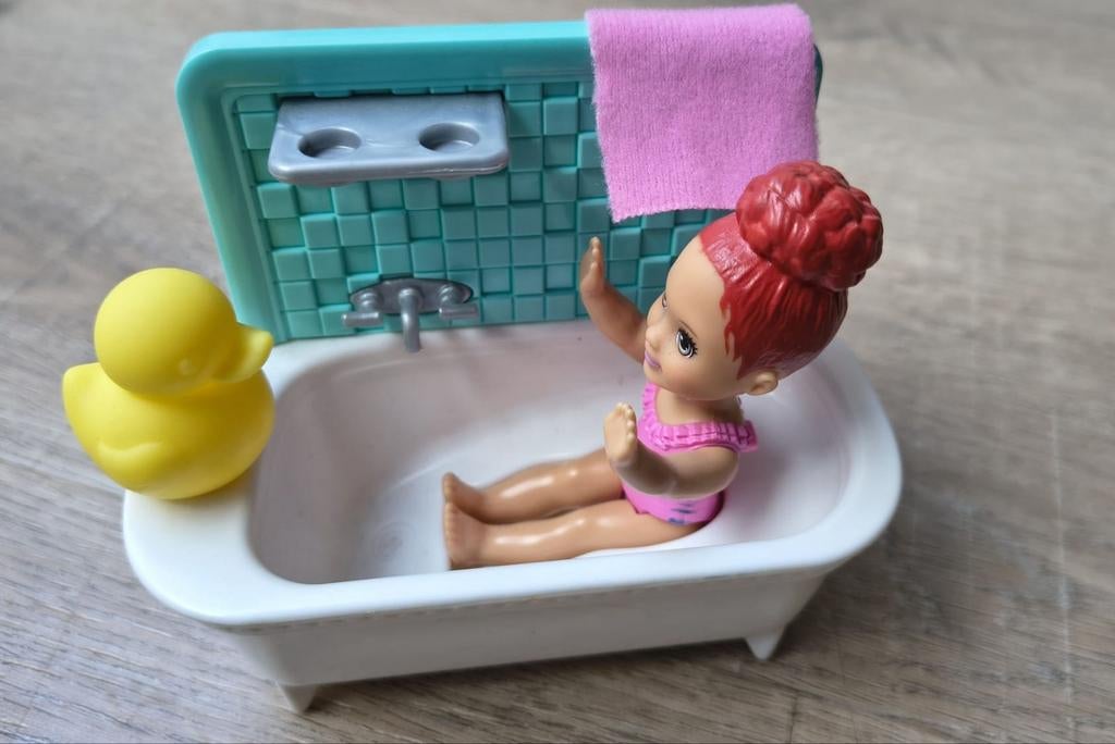 Barbie popje in bad, Ophalen of Verzenden, Zo goed als nieuw, Popje