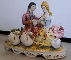 Capodimonte porselein Romantisch beeld, Verzamelen, Beelden en Beeldjes, Ophalen, Zo goed als nieuw, Mens