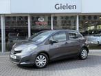 Toyota Yaris 1.0 VVT-i 5D Comfort Plus | Trekhaak, Aircondit, Auto's, Stof, Gebruikt, 750 kg, Bedrijf