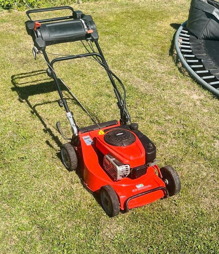 Briggs & Stratton Grasmaaier, Tuin en Terras, Grasmaaiers, Gebruikt, Benzine-grasmaaier, 50 cm of meer, Cirkelmaaier, Opvangzak