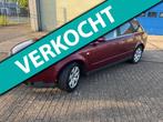 Audi A4 Avant 2.0! Airco! Park sensor! YOUNG! Trekhaak!, 65 €/maand, Stof, Gebruikt, 1340 kg