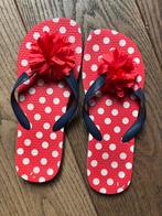 Tom-Du slippers rood met witte stippen en roosje, Kinderen en Baby's, Kinderkleding | Schoenen en Sokken, Ophalen of Verzenden