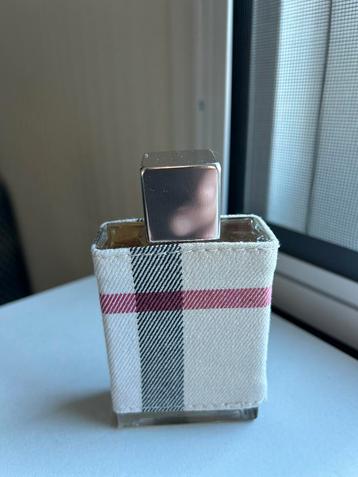 Burberry eau de parfum dames 59 ml beschikbaar voor biedingen