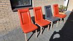 4 eetkamerstoelen , leer , wel wat beschadigd , GRATIS, Huis en Inrichting, Stoelen, Ophalen, Gebruikt, Leer, Vijf, Zes of meer stoelen