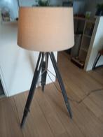Staande vloerlamp driepoot, Ophalen, Zo goed als nieuw