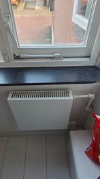 Witte kleine radiator, Ophalen, 30 tot 80 cm, Gebruikt, Radiator