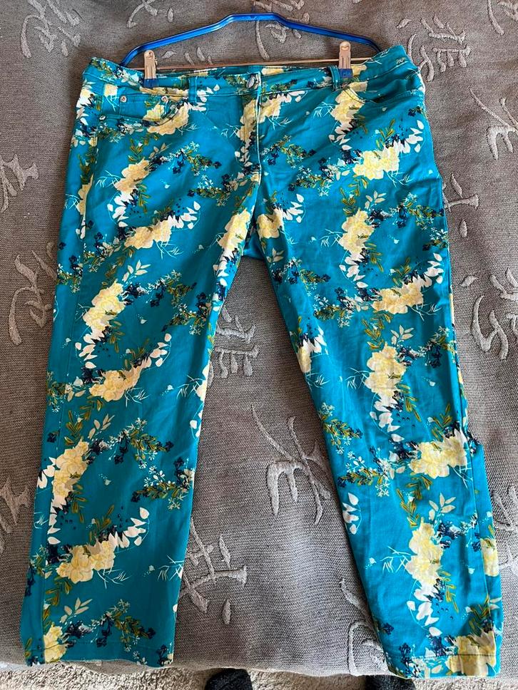 Turquoise capri broek Dressin 44, Kleding | Dames, Broeken en Pantalons, Zo goed als nieuw, Maat 42/44 (L), Blauw, Driekwart, Ophalen of Verzenden