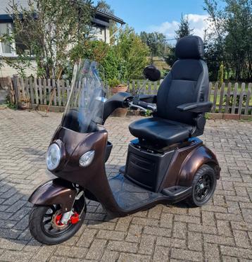 iva a1000 scoot nieuw staat 150km geen helm plicht 25km  beschikbaar voor biedingen