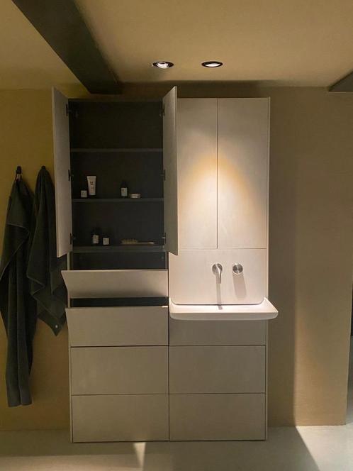 Kast inclusief wasbak en spiegel, Huis en Inrichting, Badkamer | Badkamermeubels, Zo goed als nieuw, Wastafelkast, 200 cm of meer