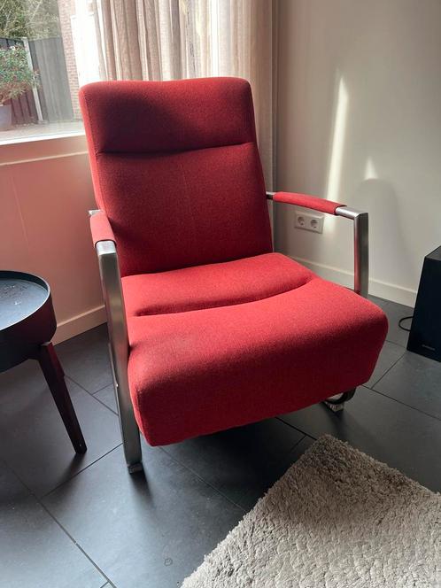 Rode Fauteuil met Metalen Frame draai, Huis en Inrichting, Fauteuils, Gebruikt, Metaal, 50 tot 75 cm, 75 tot 100 cm, Ophalen