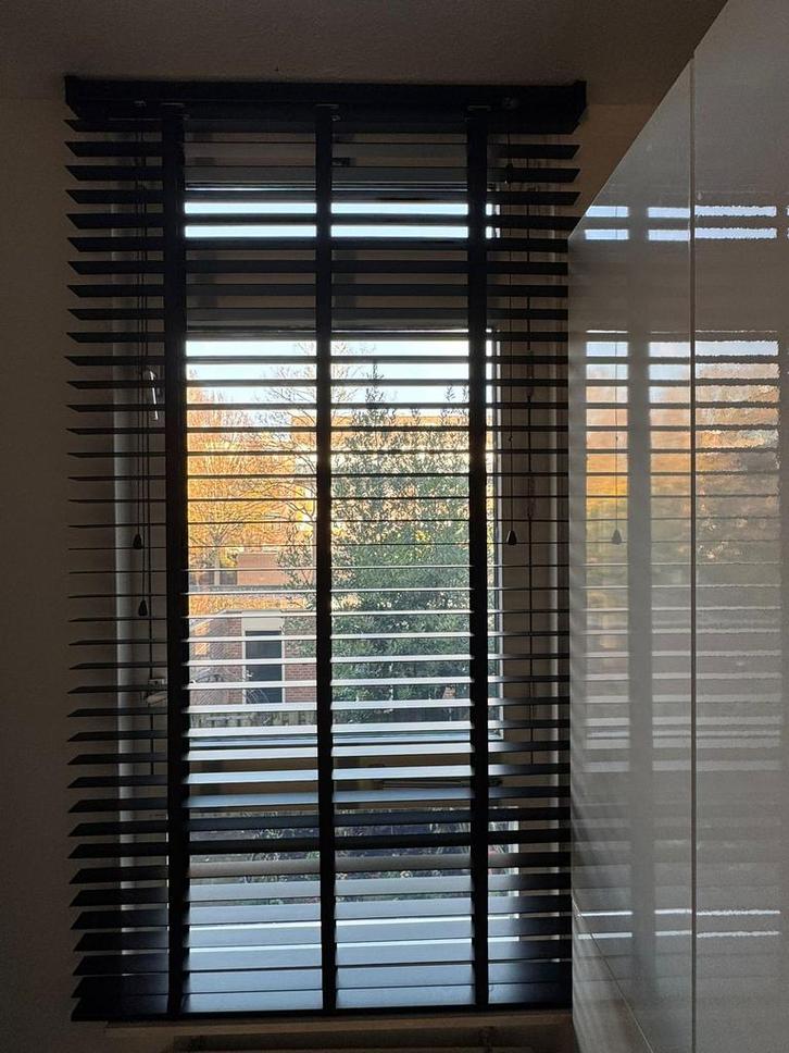 Houten jaloezieën – compleet pakket – €250, Huis en Inrichting, Stoffering | Gordijnen en Lamellen, Zo goed als nieuw, 150 tot 200 cm