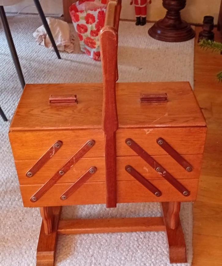 Naaidoos vintage., Hobby en Vrije tijd, Naaien en Fournituren, Gebruikt, Overige typen, Ophalen of Verzenden