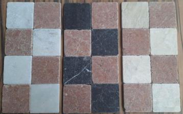 Italiaans verouderd marmer 10x10x1cm beige en/of rood beschikbaar voor biedingen