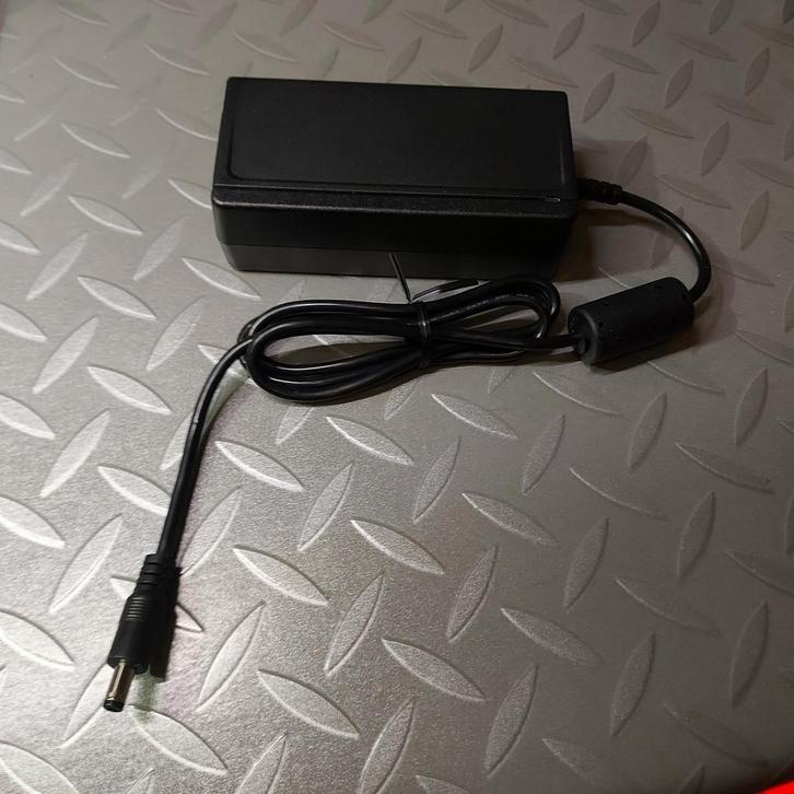 Partij 12V 5A 5.5x2.1mm adapters, Computers en Software, Laptop-opladers, Nieuw, Ophalen of Verzenden