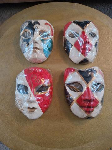 4 Venetiaanse Maskers voor aan de Muur beschikbaar voor biedingen